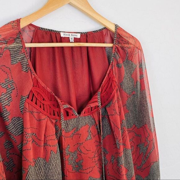 Black Rain boho peasant top in dark red and black rose print size medium - Picture 3 of 6